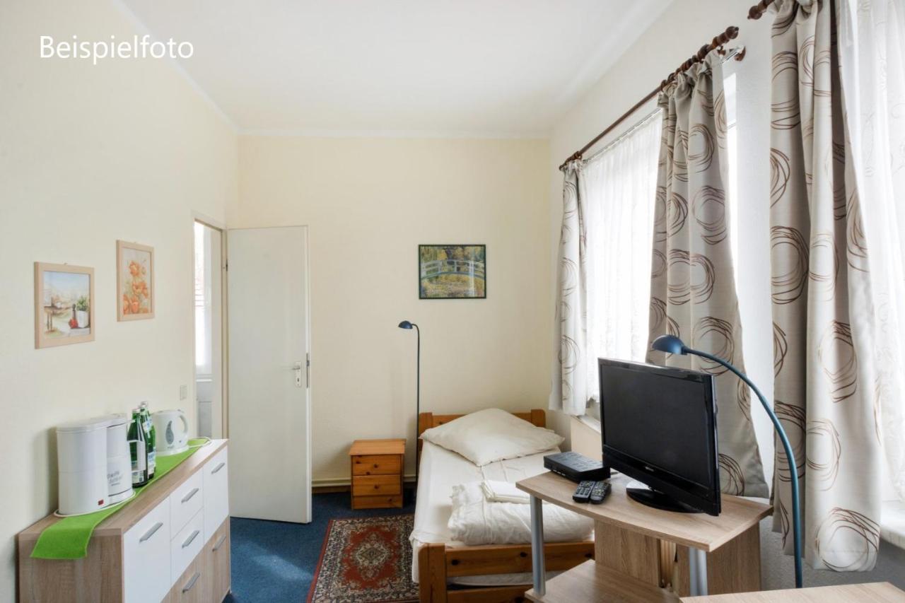 Pension Gp3, Zimmer Mit Kochnische Und Duschbad Vor Den Toren Berlins Далльгов Экстерьер фото