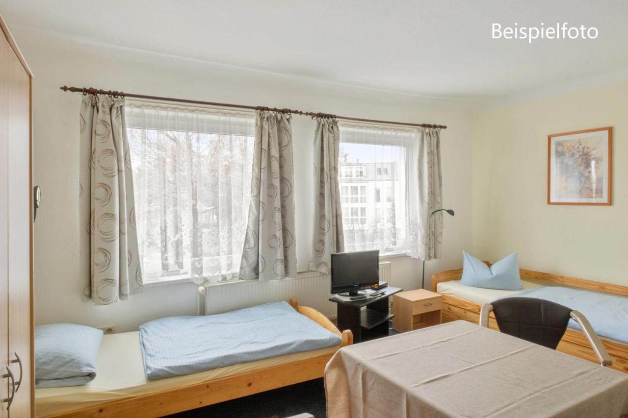 Pension Gp3, Zimmer Mit Kochnische Und Duschbad Vor Den Toren Berlins Далльгов Экстерьер фото